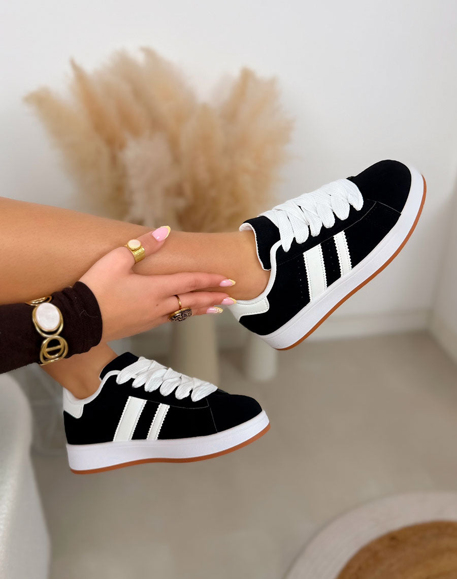 Basket femme noire tendance à bandes blanches avec lacets épais
