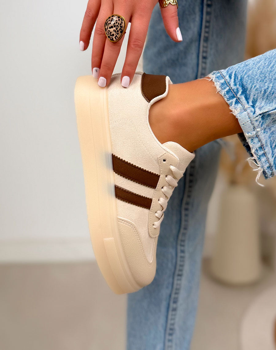 Basket femme beige tendance en suédine avec bandes marron et semelle plateforme