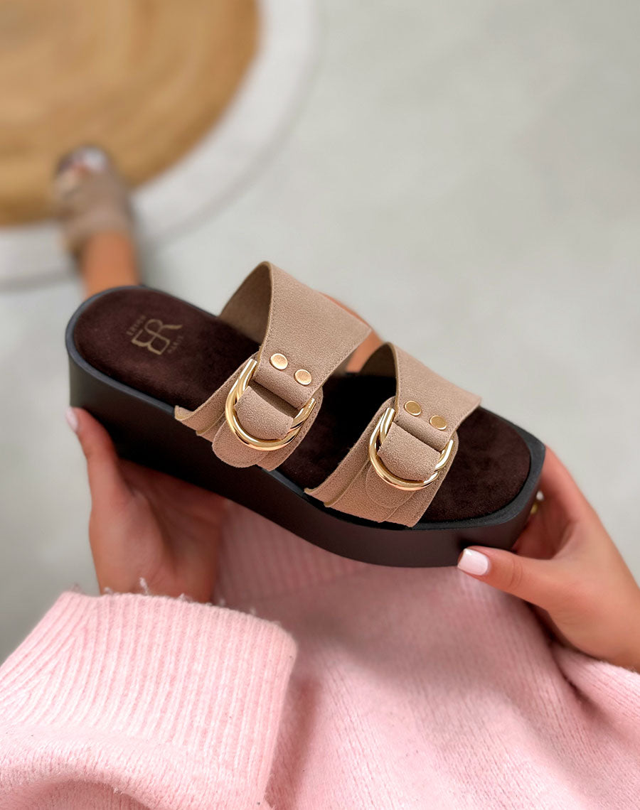 Mules taupe à plateforme compensée et double brides en suédine