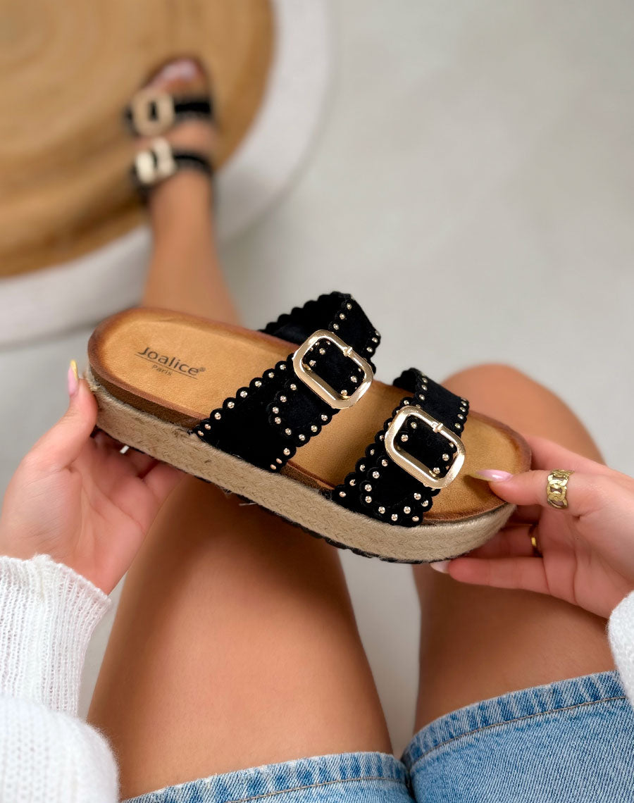 Mule femme noire en suédine à double brides cloutées et plateforme