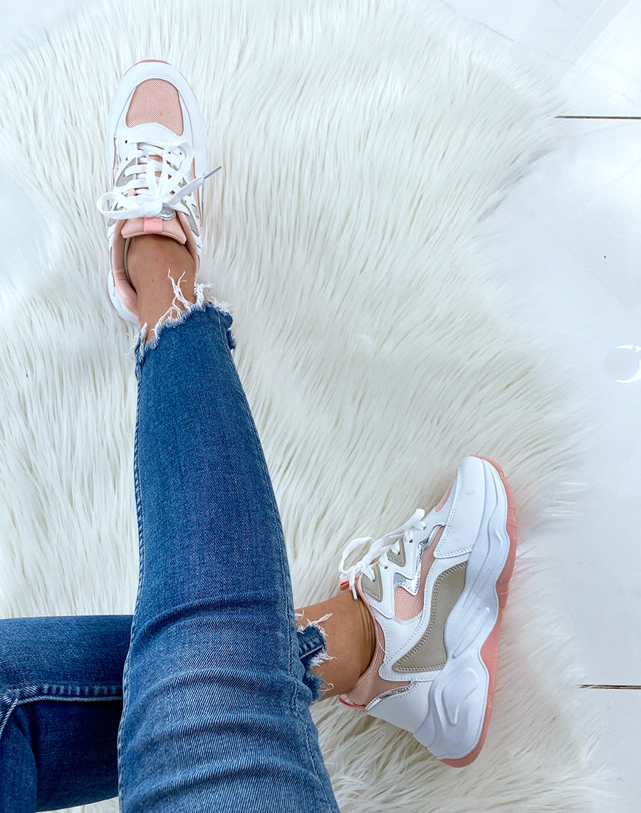 Basket blanche à empiècement rose beige et argenté