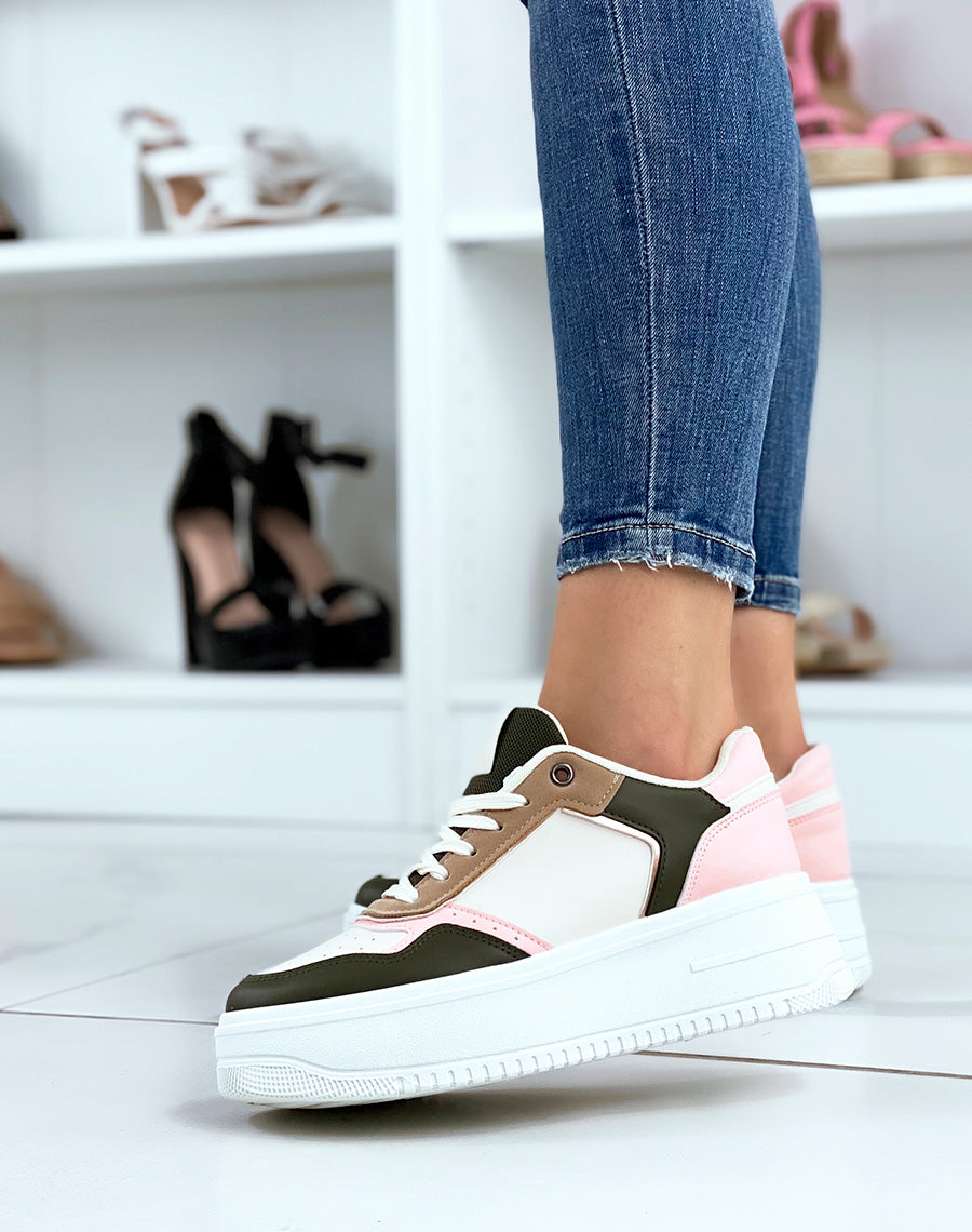 Baskets beiges à empiècements kakis et roses