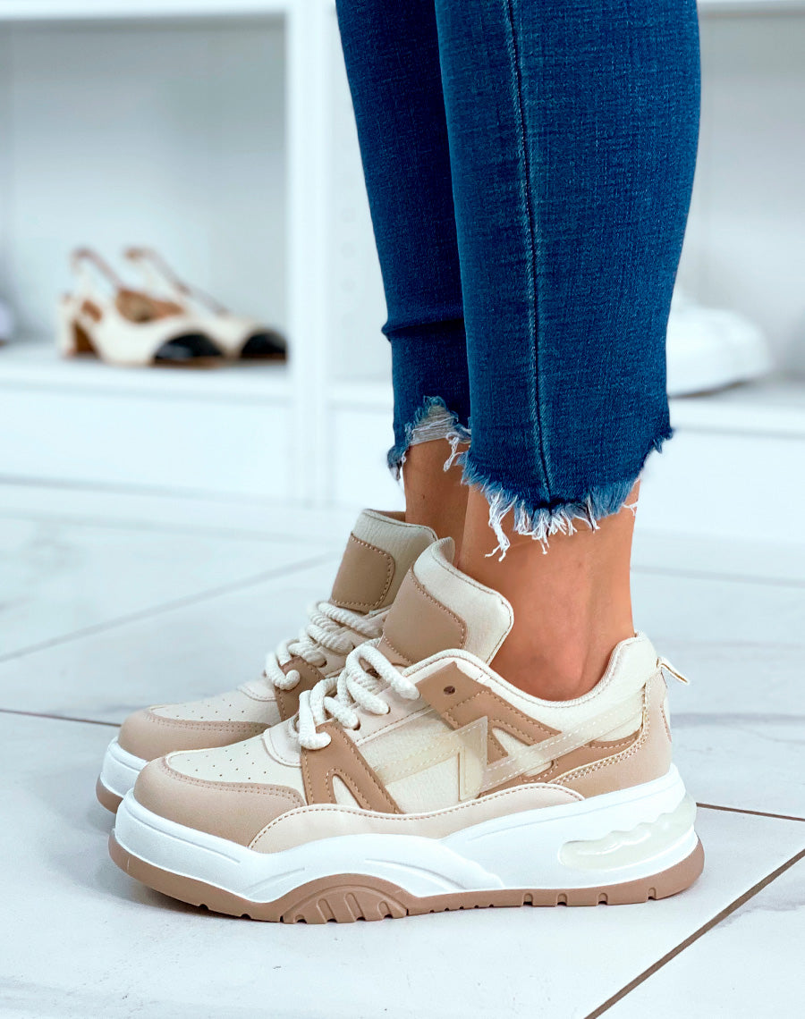 BASKETS BI-COULEUR BEIGE ET BLANC ? MOTIF ET ? LACETS EFFET CORDE
