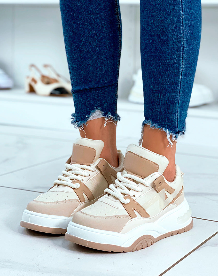 BASKETS BI-COULEUR BEIGE ET BLANC ? MOTIF ET ? LACETS EFFET CORDE