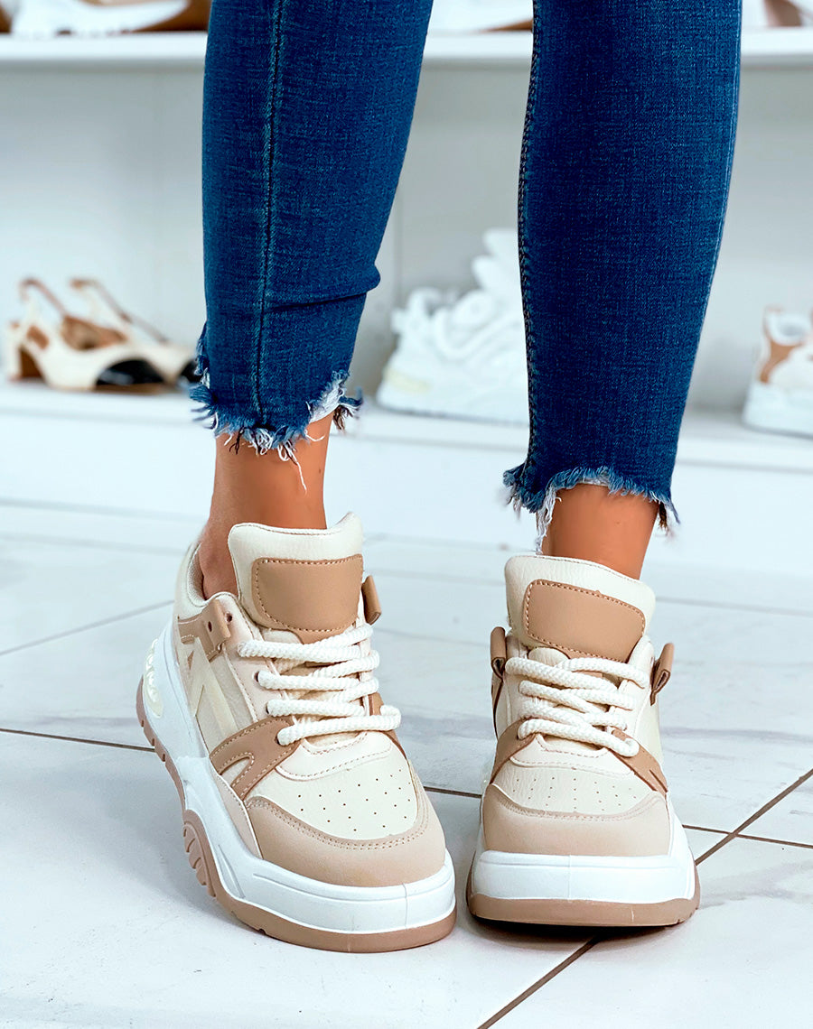 BASKETS BI-COULEUR BEIGE ET BLANC ? MOTIF ET ? LACETS EFFET CORDE