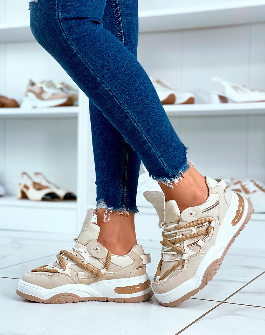 BASKETS BI-COULEURS BEIGES ? MULTIPLES D?TAILS ET LACET EN CORDE