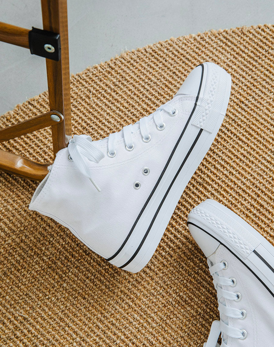 Baskets blanches en toile montantes