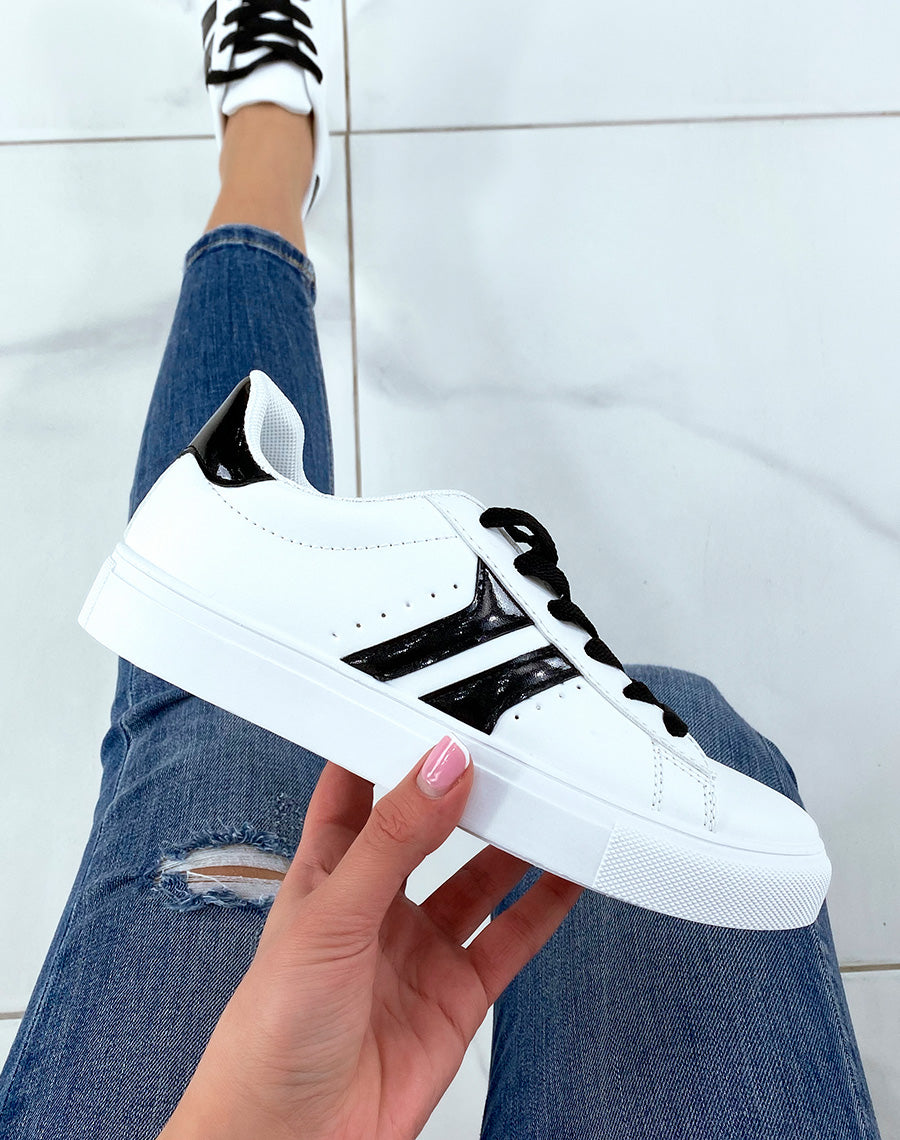Baskets blanches et noires basses