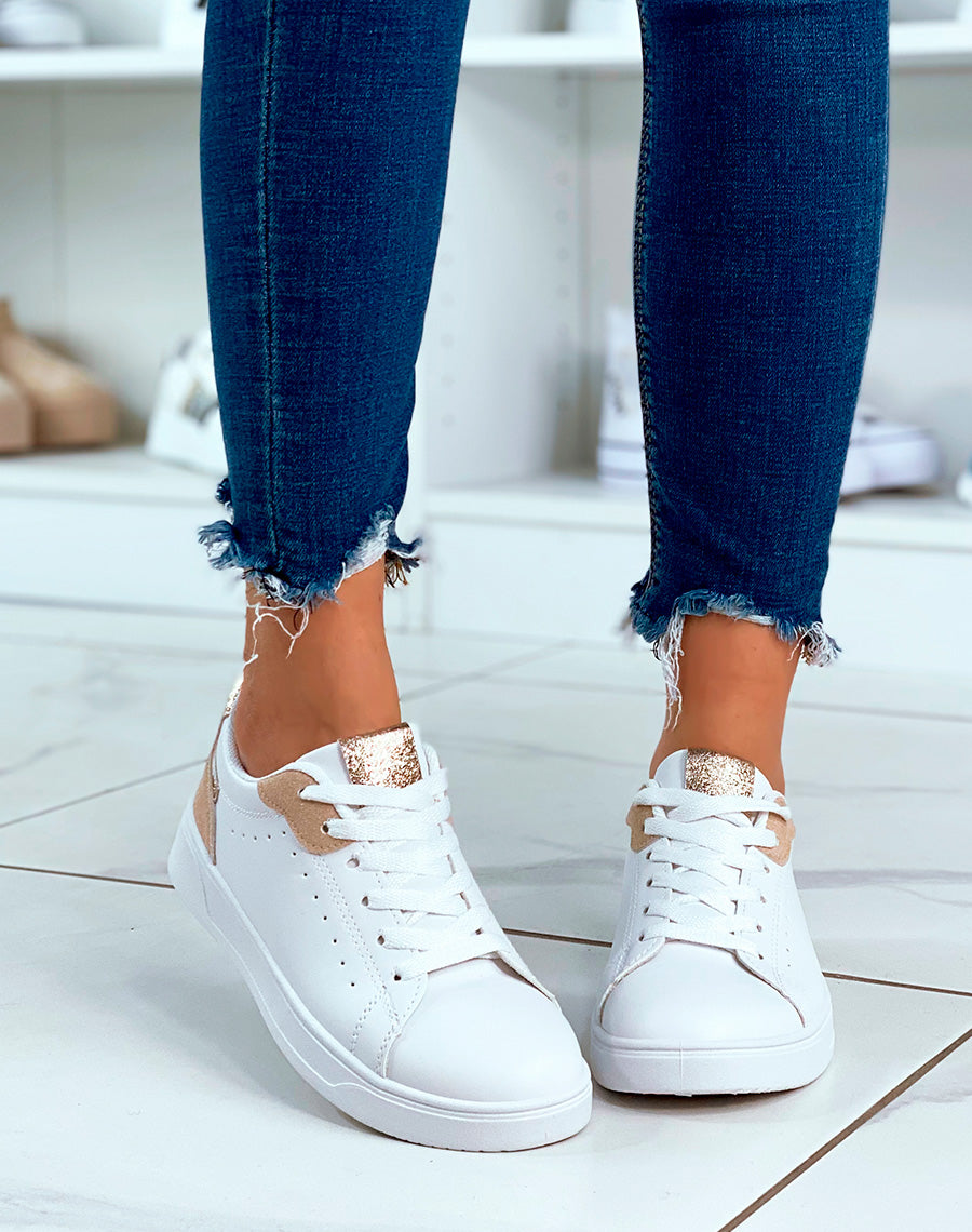 Baskets blanches à lacets avec détail beige et doré pour femme