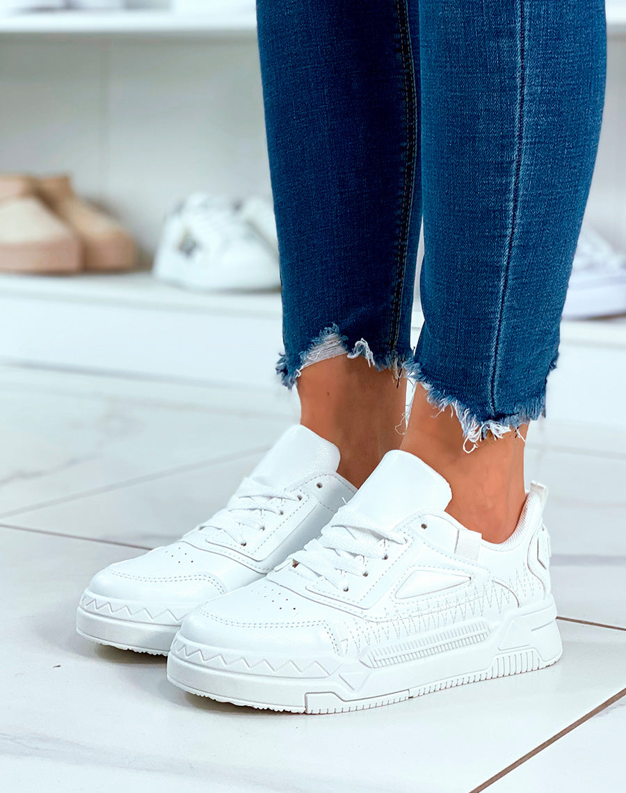 Baskets blanches à lacets avec détail pour femme