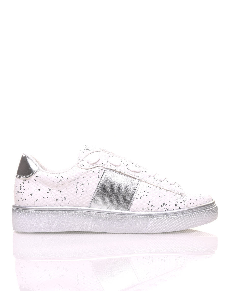 Baskets blanches tachetés argent