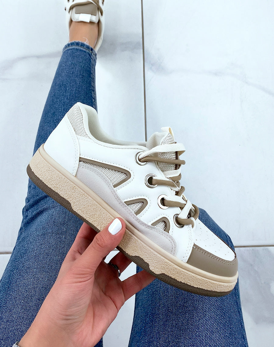 Baskets à empiècement nudes et double lacets beiges