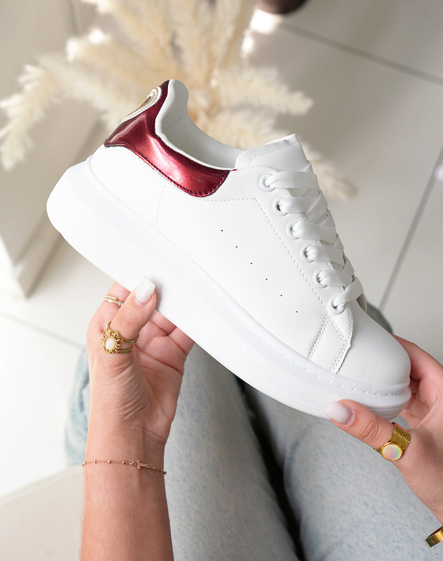 Trendy white women's sneakers with iridescent burgundy panel and golde