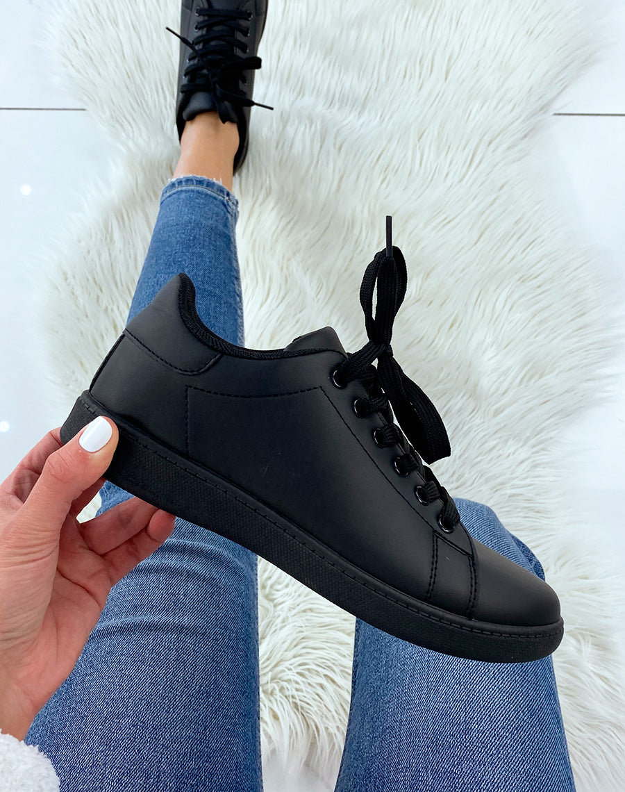 Baskets noires