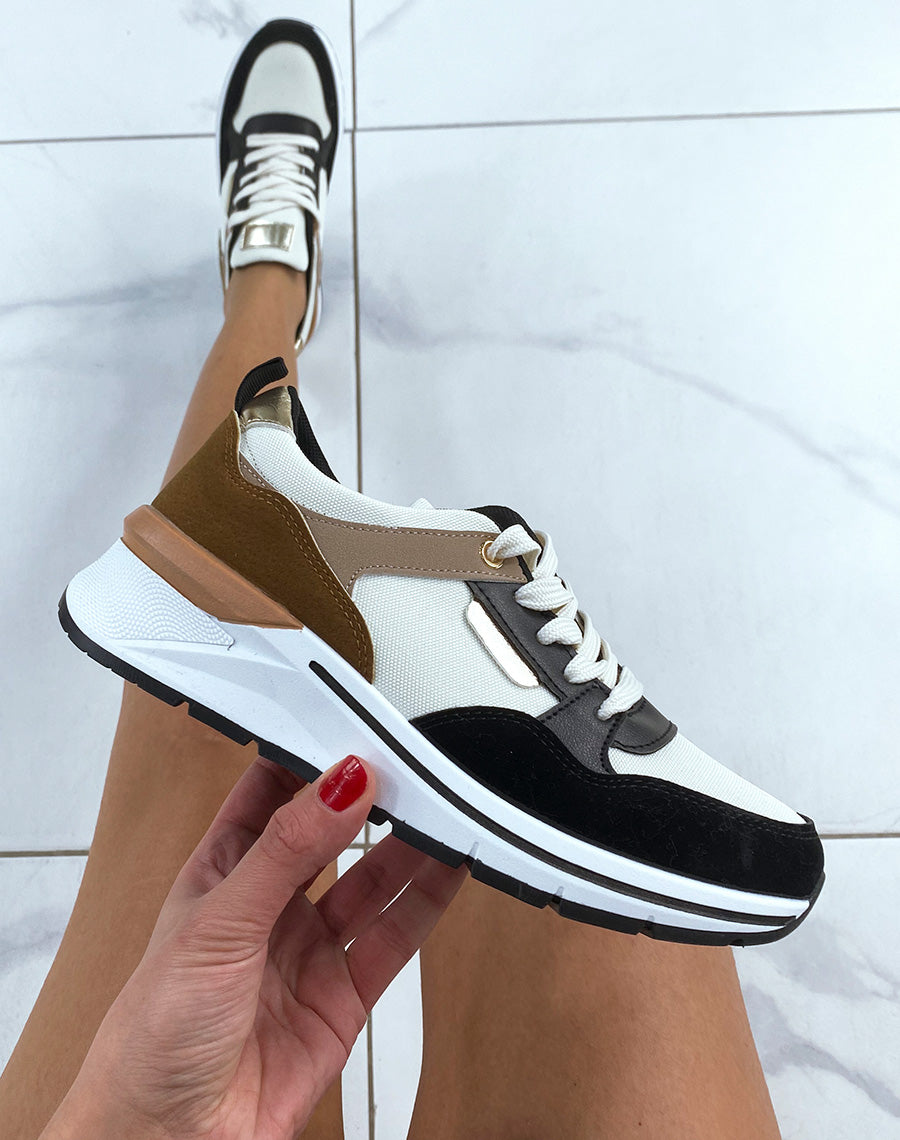 Baskets noires et blanches à multiples empiècements multicolores 