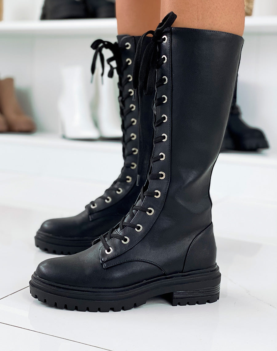 Bottes hautes noires à lacets
