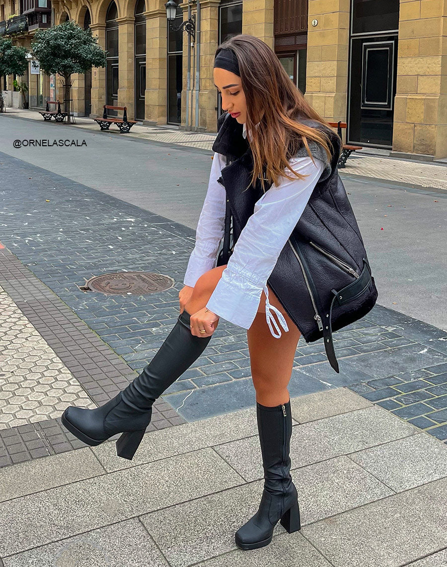 Bottes noires effet chaussettes à talon haut