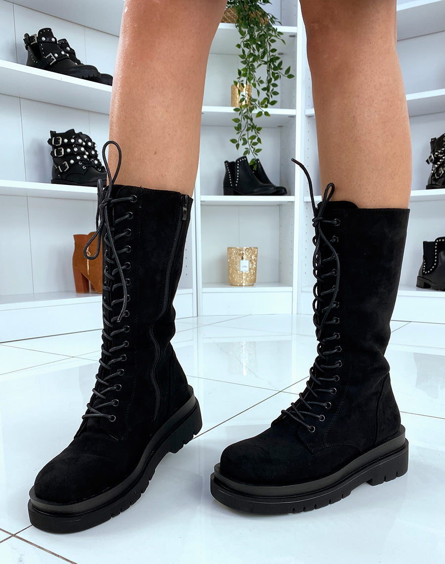 Bottes noires en suédine hautes à lacets