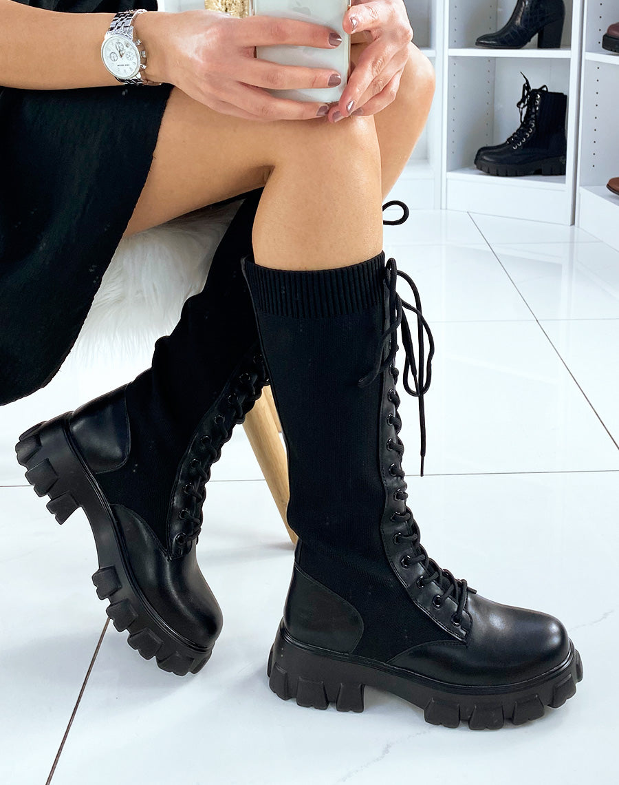 Bottes noires lacées façon chaussette à semelles crantées