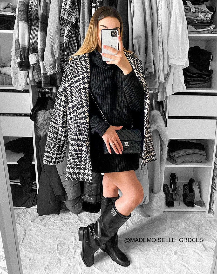 Bottes noires retroussées