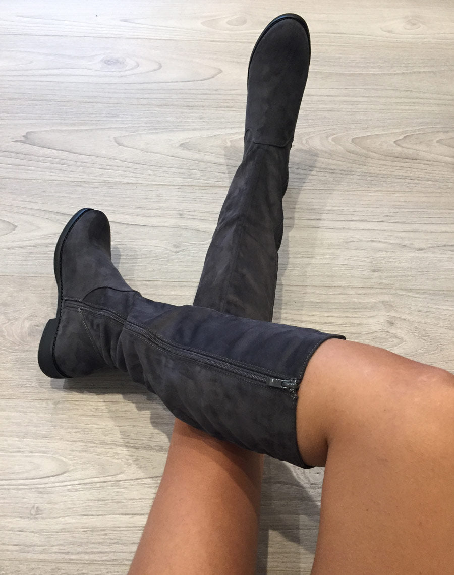 Bottes plates grises en suédine