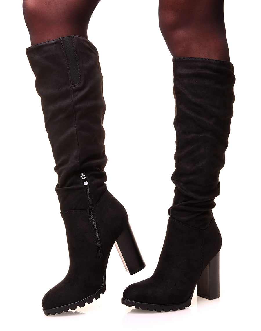 Bottes plissée noires à talon en suédine