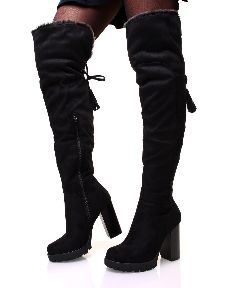 Bottes à talon noires en suédine et fourrure
