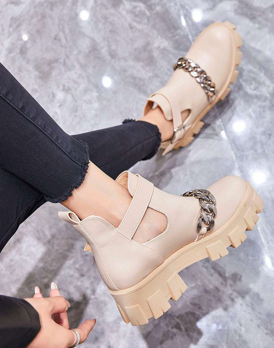 Bottine beige ouverte à grosse chaîne