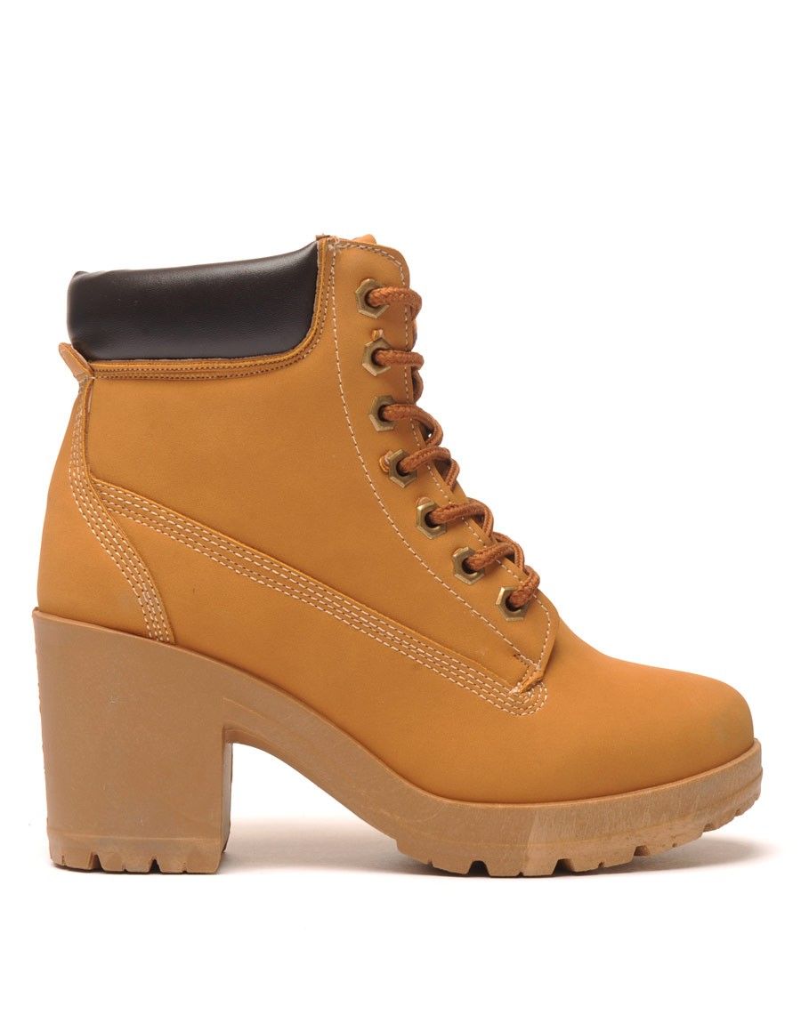 Bottine camel à talon avec lacets 
