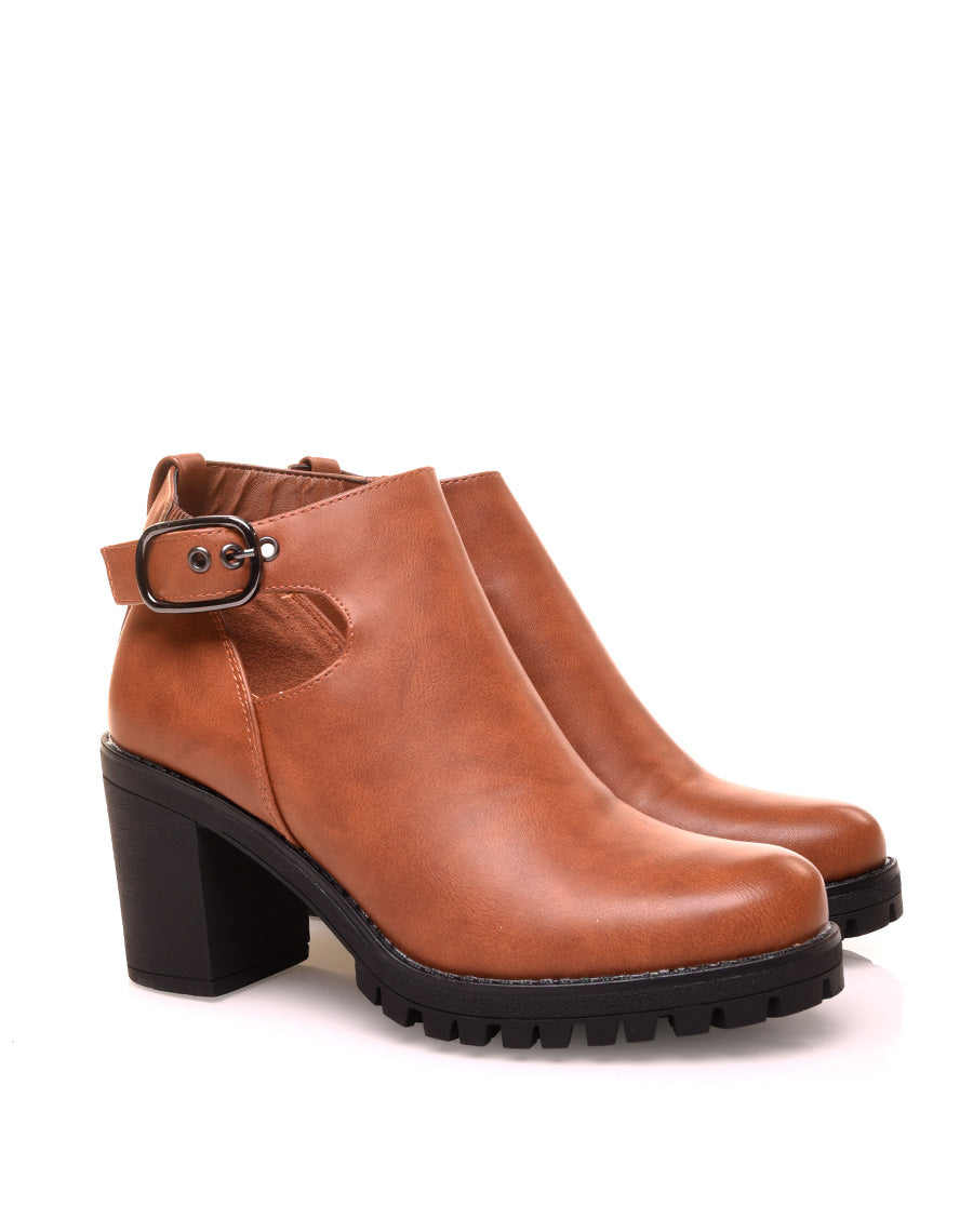 Bottine camel à talon ouverte