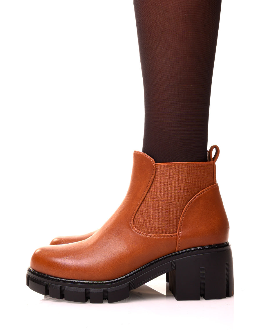 Bottine camel à talon épais