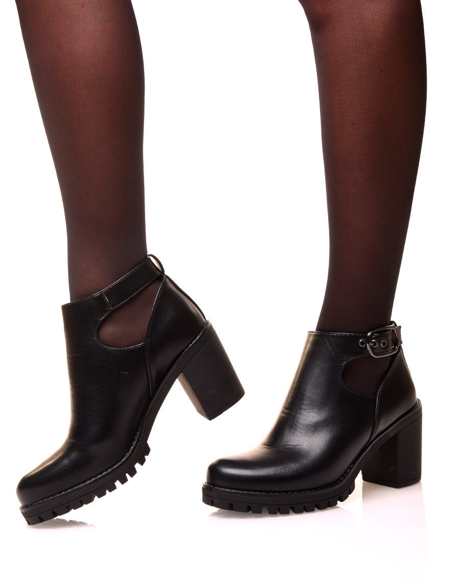 Bottine noire à talon ouverte