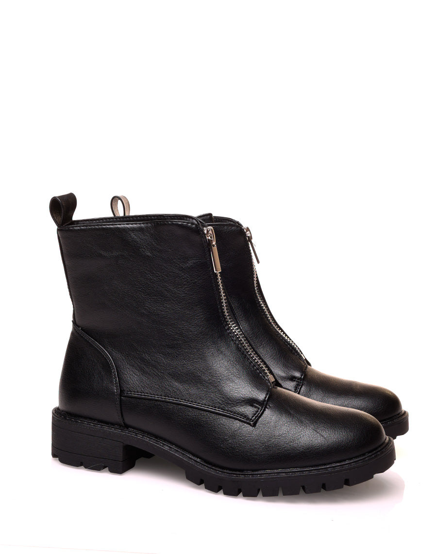 Bottine plate noire zippée à l’avant