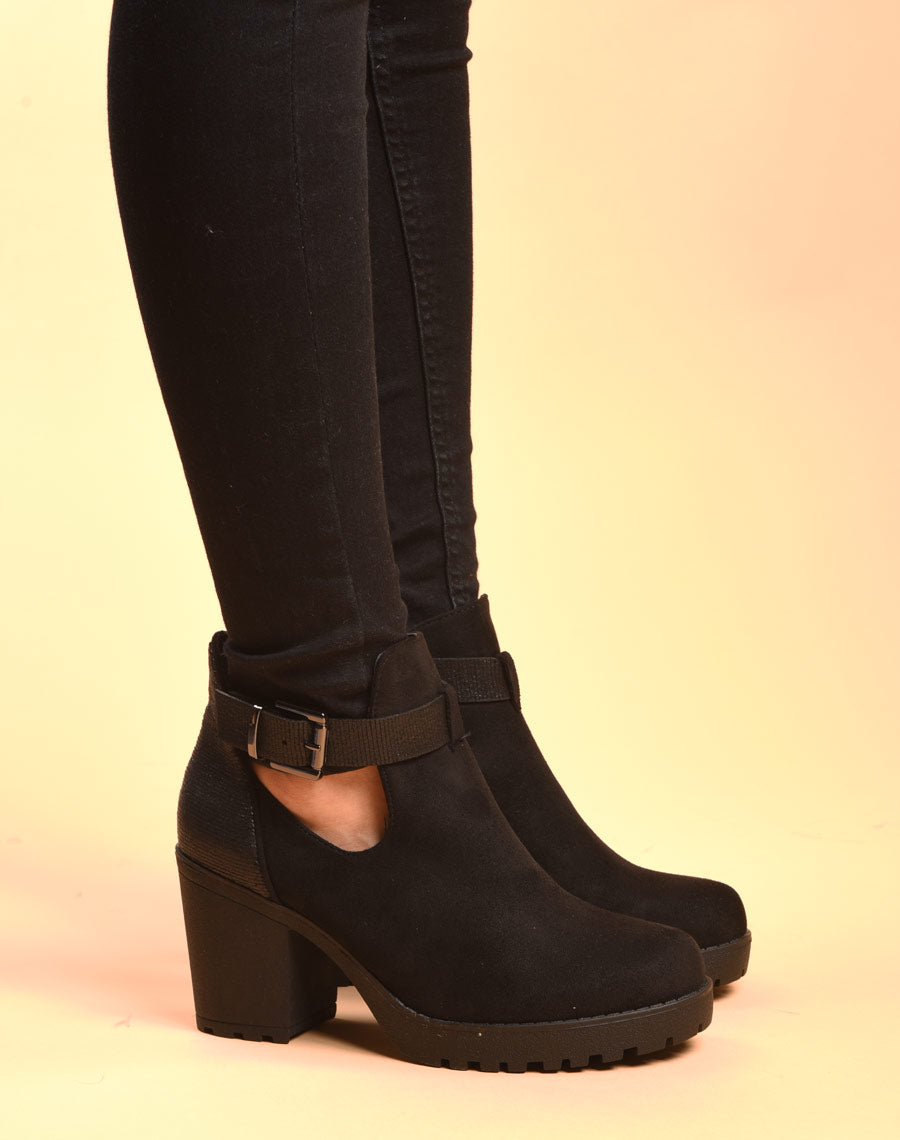Bottines ajourées noires avec sangle à boucle 