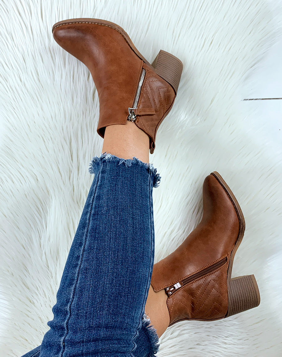 Bottines basses camel à talons mi-haut