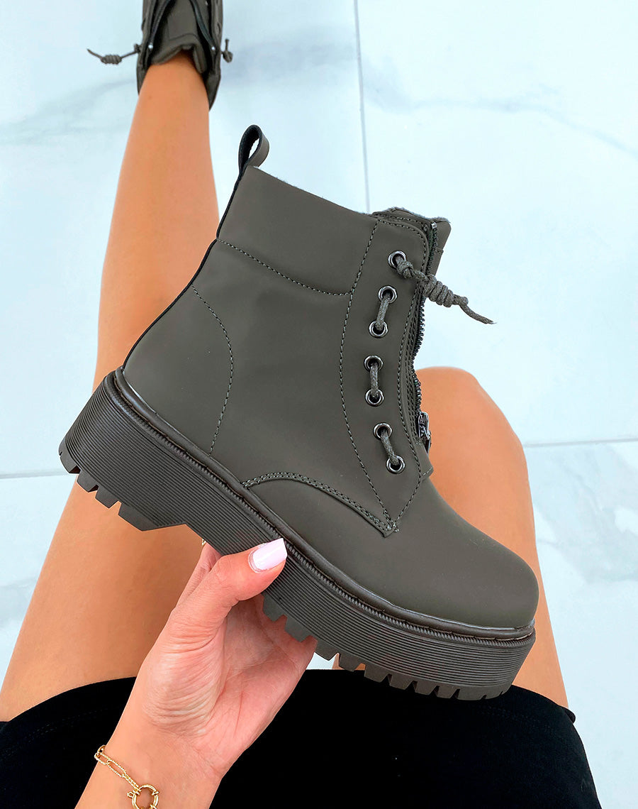 Bottines basses kaki gommées molletonnées