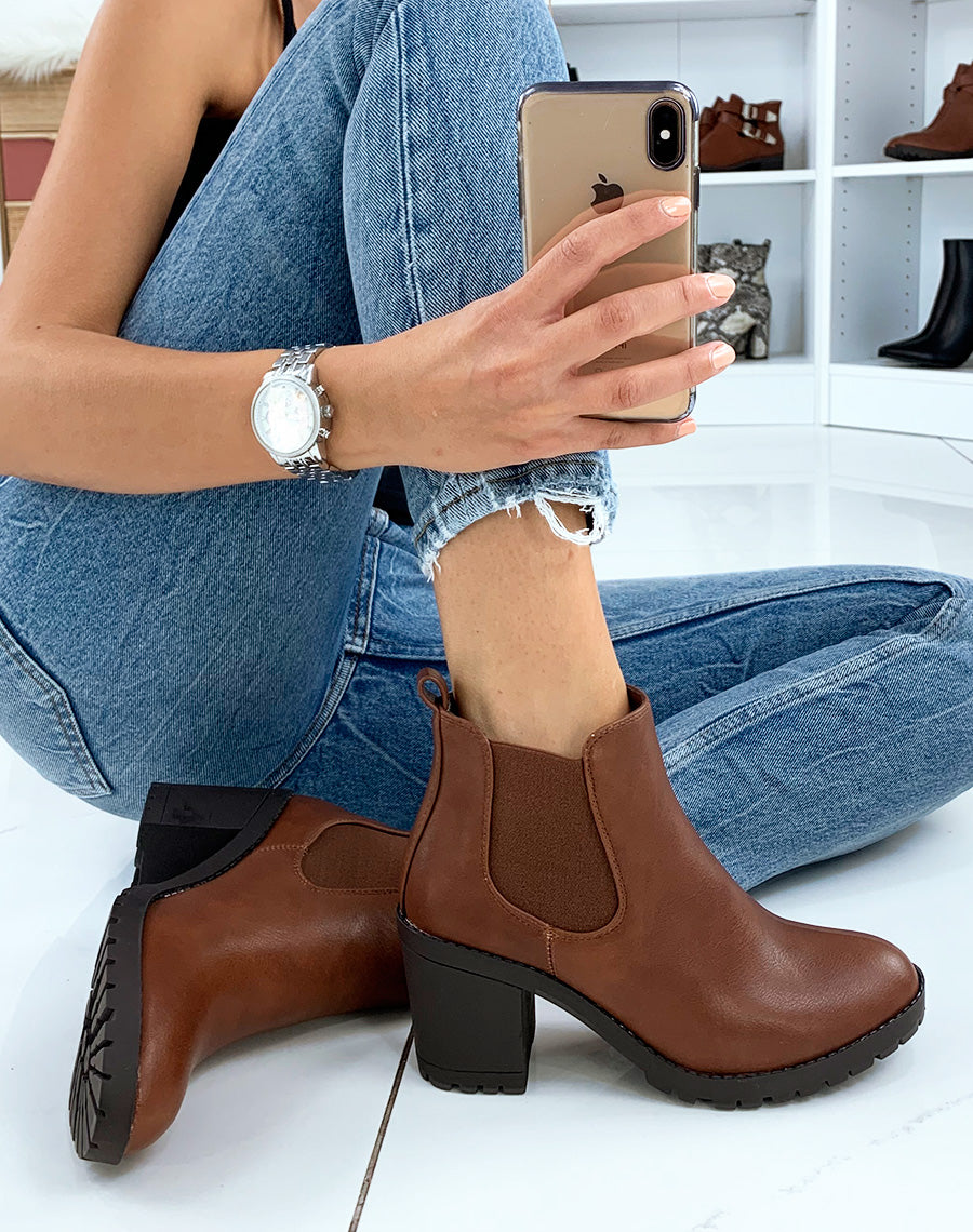 Bottines basses à talon camel