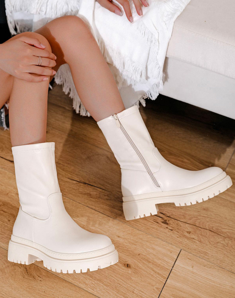 Bottines beiges effet chaussette en similicuir