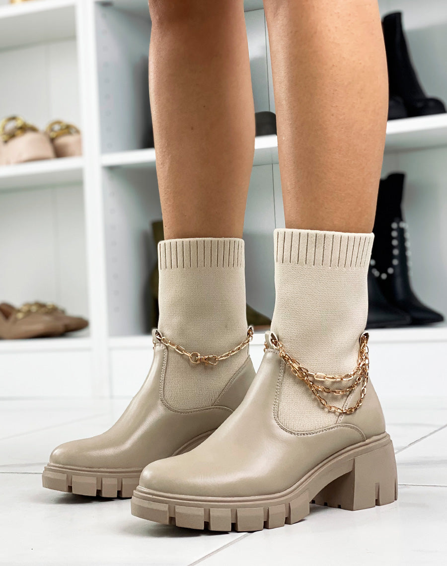 Bottines beiges style chaussette à triple chaînes à talon