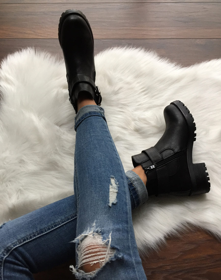 Bottines bi-matières noires à semelle crantée