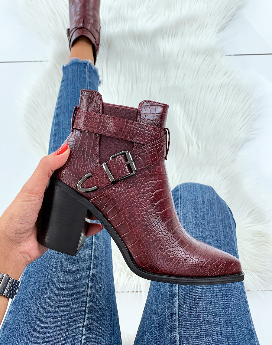 Bottines bordeaux à talons à effet croco et à doubles brides