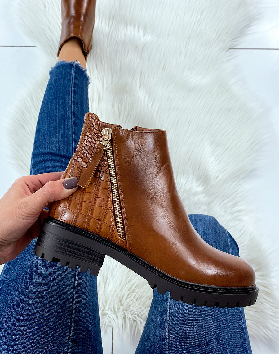 Bottines camel bi-matière effet croco