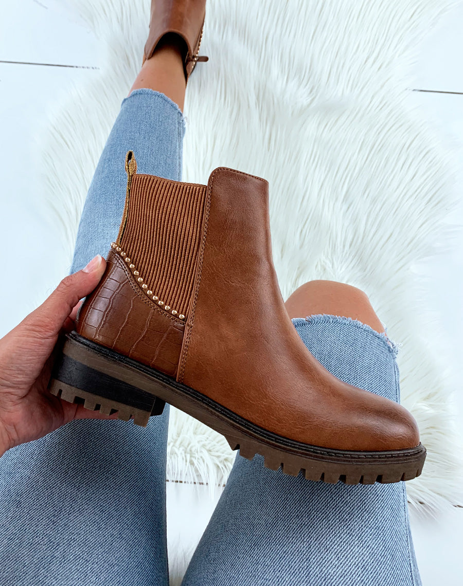 Bottines camel bi-matières à fermeture et détails clous dorés