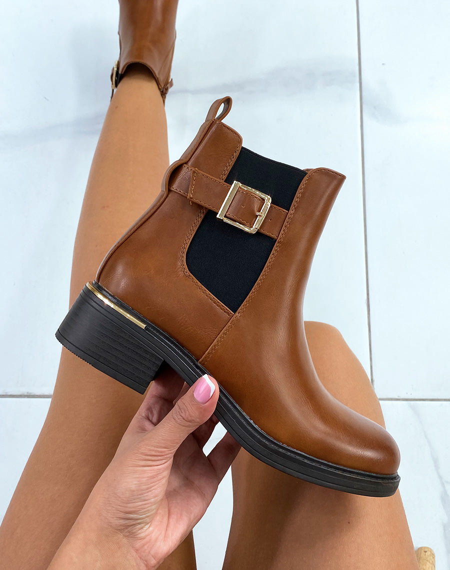 Bottines camel à lanière ajustable et talon à détail doré