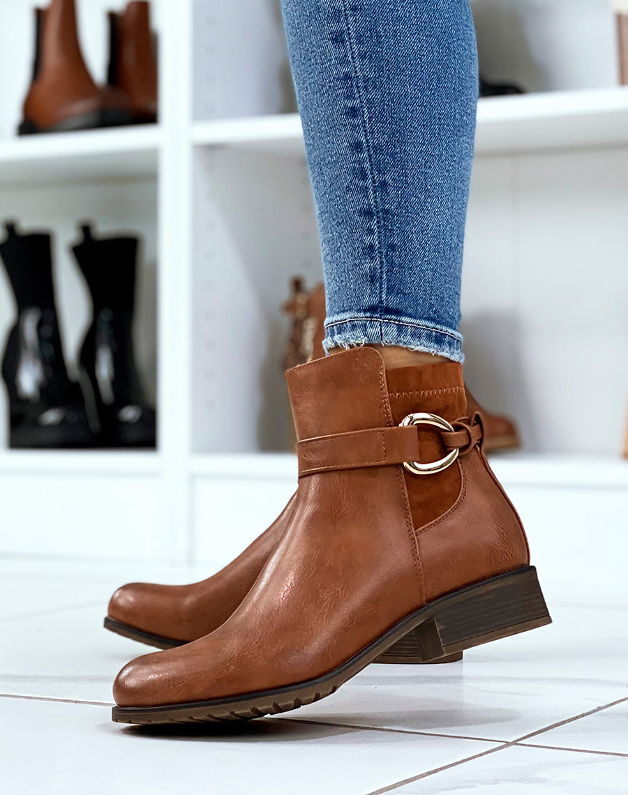 Bottines camel à lanière à anneau doré