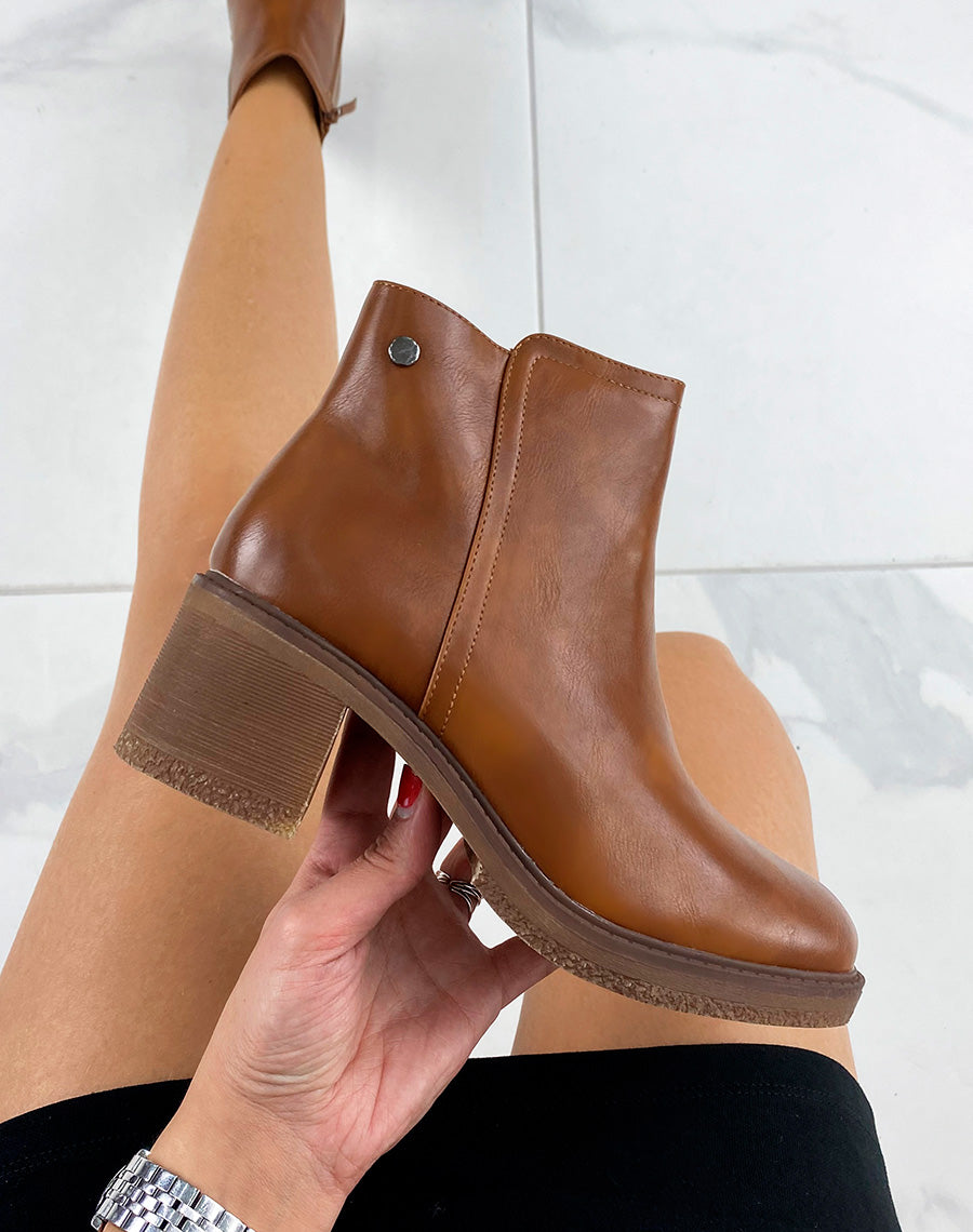 Bottines camel lisses à petit talon