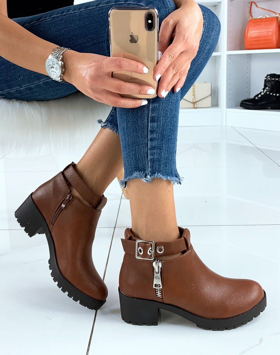 Bottines camel à sangles ajustables