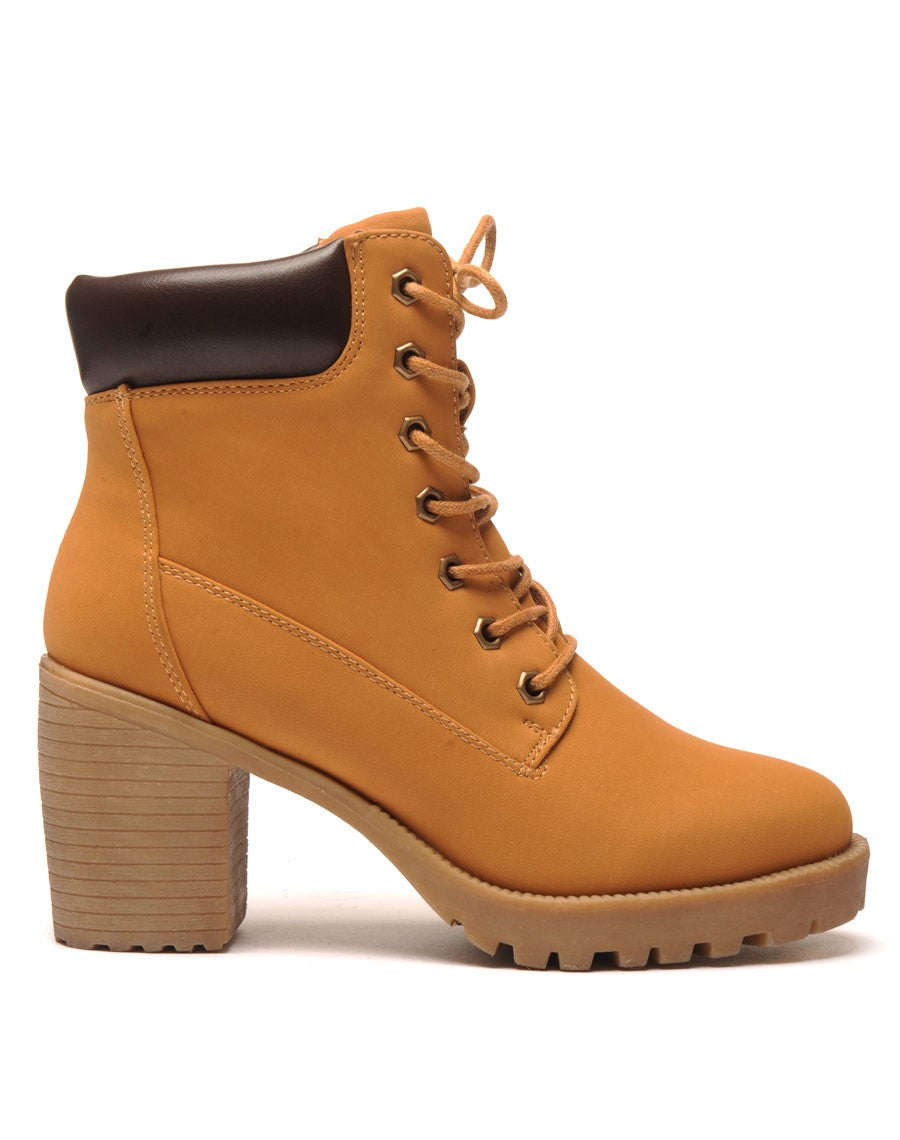 Bottines camel talons à lacets