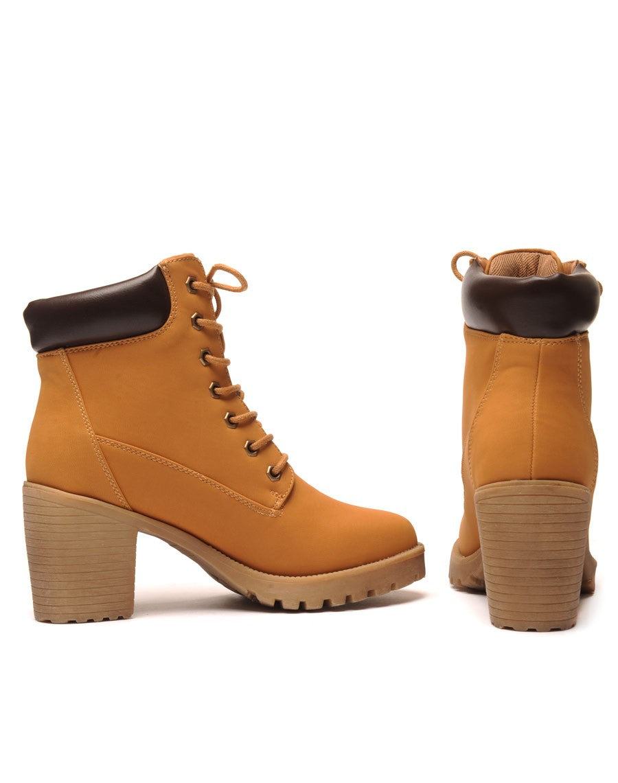 Bottines camel talons à lacets