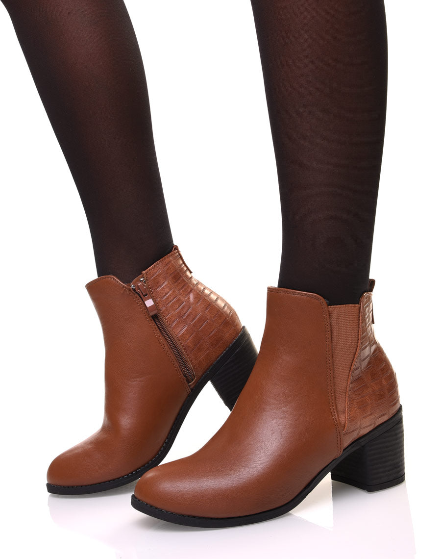 Bottines camelles à talons détail imprimé croco